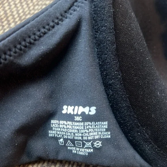 SKIMS Fits Everybody Lace Push-Up Demi Bra, 36C, ONYX
